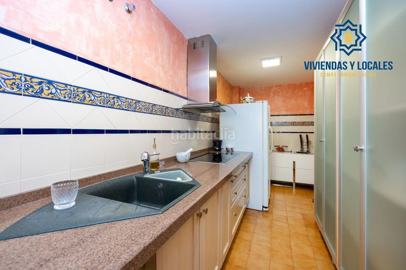 Foto 8d838179-71ed-4616-a1ee-6ecd2d207535. Semi detached house in cuesta pino 65 in Crta. De la Sierra Granada