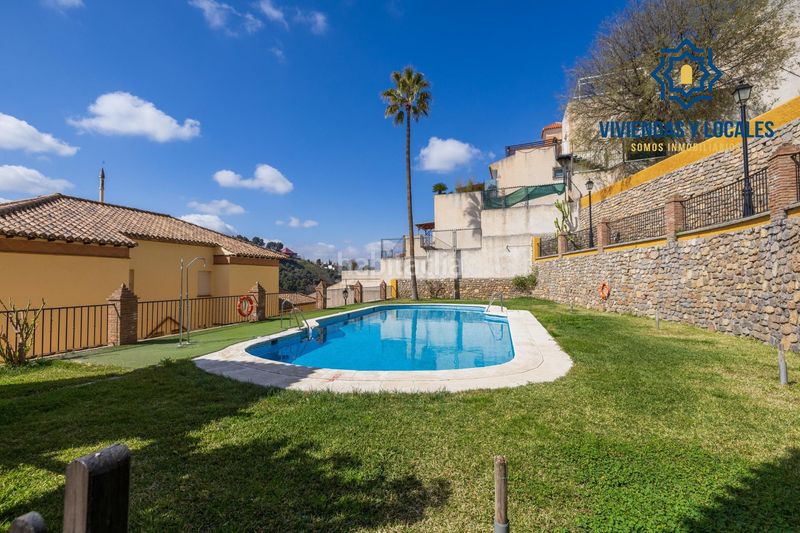 Foto ad377c0b-61da-4dd3-b534-cede3d362b85. Semi detached house in cuesta pino 65 in Crta. De la Sierra Granada