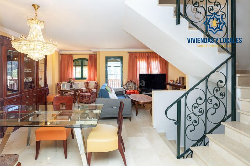 Foto ade45bc9-1f13-469d-a8c3-1851f53507a4. Semi detached house in cuesta pino 65 in Crta. De la Sierra Granada