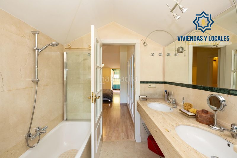 Foto e6d6ab86-09d2-40bf-aeda-48e508f7e9a1. Semi detached house in cuesta pino 65 in Crta. De la Sierra Granada