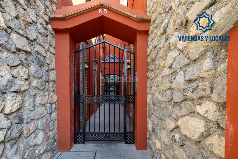 Foto ff633730-a6c1-4641-949c-ea35eeef990e. Semi detached house in cuesta pino 65 in Crta. De la Sierra Granada