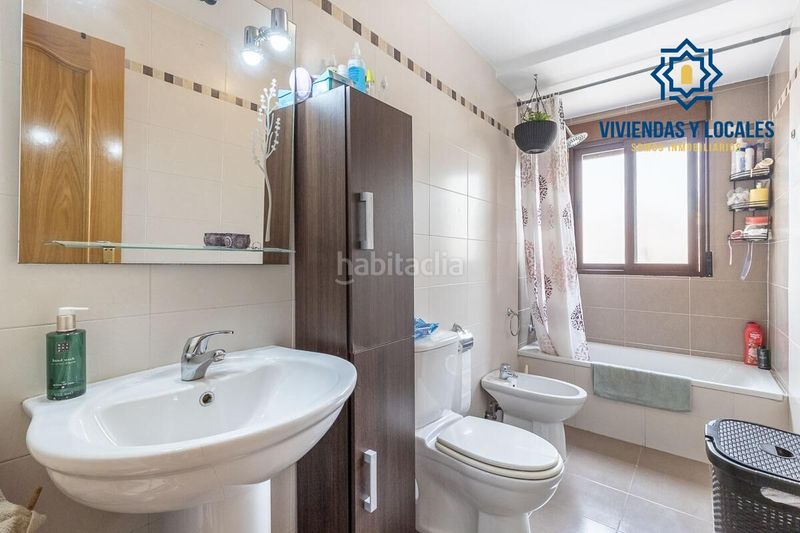 Foto 38315f6a-2c37-4089-afaa-80def5a00291. Àtic amb aparcament a Barrio de la Vega Monachil