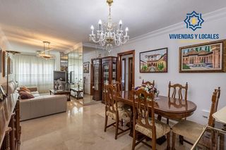 Pis  Calle arquitecto jimenez lacal. Magnífico piso en venta en la zona de mondragones, granada!