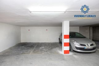Autoparkplatz in Calle cruz 42. Se venden dos plazas de garaje para coche pequeño junto plaza gr