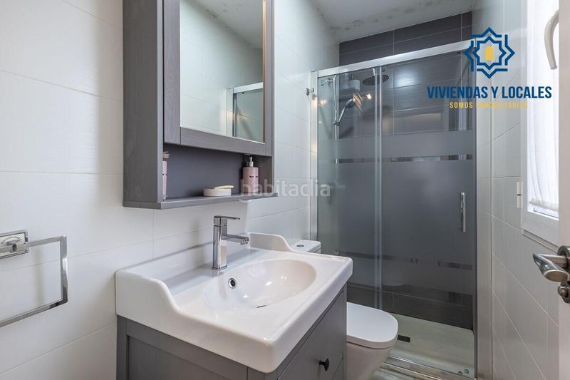 Foto 0a01eba4-15e0-4782-911c-d8392084de58. Casa aparellada amb aparcament a Atarfe