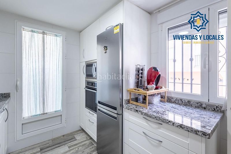 Foto 513f6a27-090a-4239-b3f3-f42b71238156. Casa aparellada amb aparcament a Atarfe