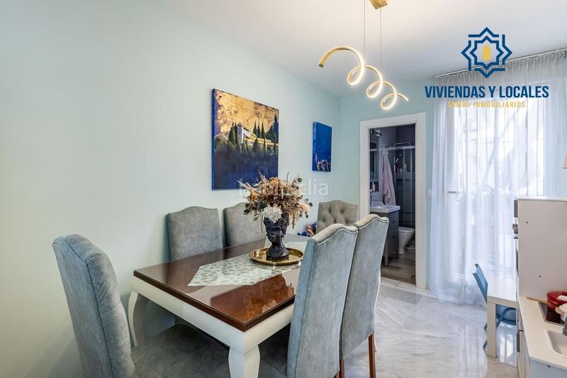 Foto a97b9ef2-324f-429b-800d-c3997c687ff9. Casa aparellada amb aparcament a Atarfe