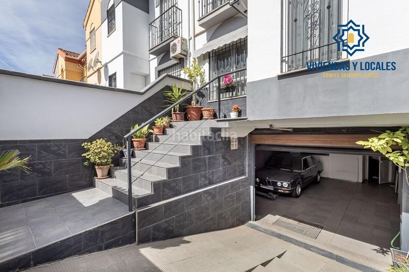 Foto b3af10d0-a084-4c86-b494-6921a6ab9bd6. Casa aparellada amb aparcament a Atarfe