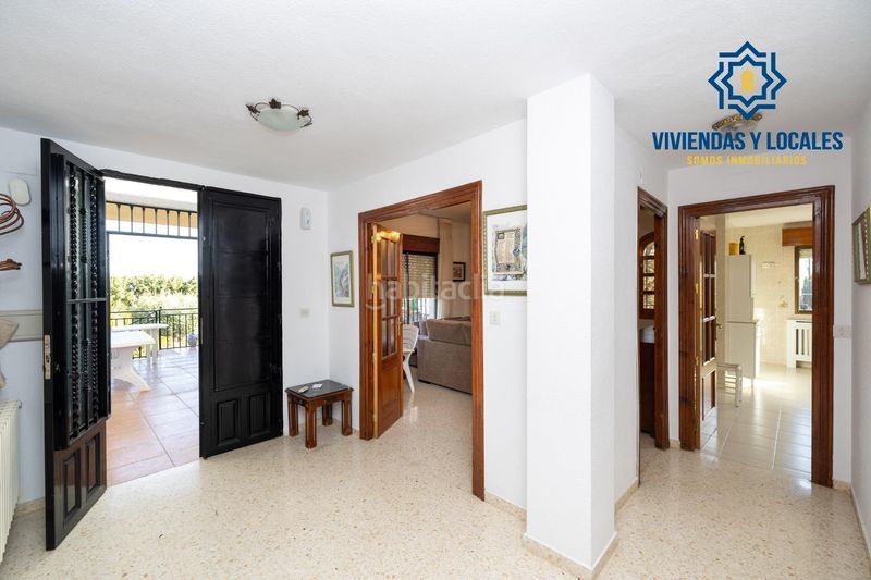 Foto 019b24a4-185e-46a3-b3e7-ec59736f16e5. Chalet estupendo chalet en urbanización los alixares de otura en Villa de Otura