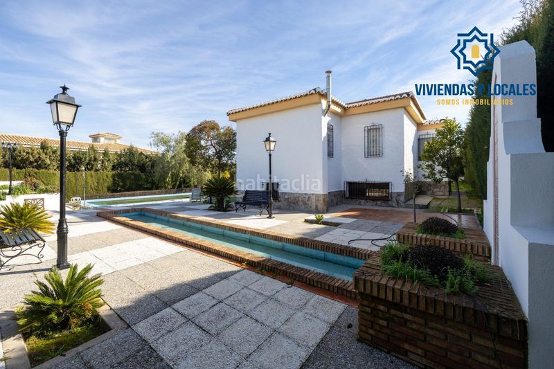 Foto 790f6b0c-24d2-4e6b-90e2-7b5eba388692. Chalet estupendo chalet en urbanización los alixares de otura en Villa de Otura