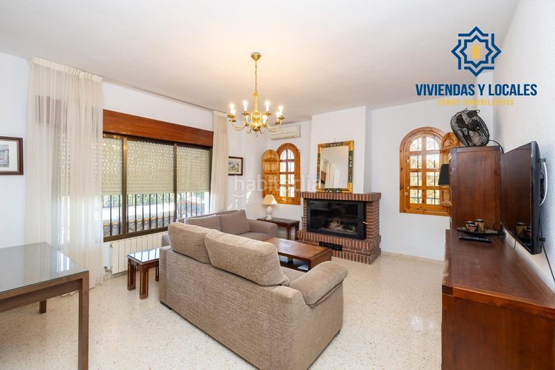 Foto aa7b5868-d0dd-406e-99d1-9e4518437532. Chalet estupendo chalet en urbanización los alixares de otura en Villa de Otura