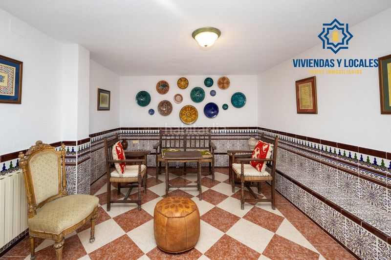 Foto cbbee2ce-a84d-42fe-9e3d-80ee6136e176. Chalet estupendo chalet en urbanización los alixares de otura en Villa de Otura