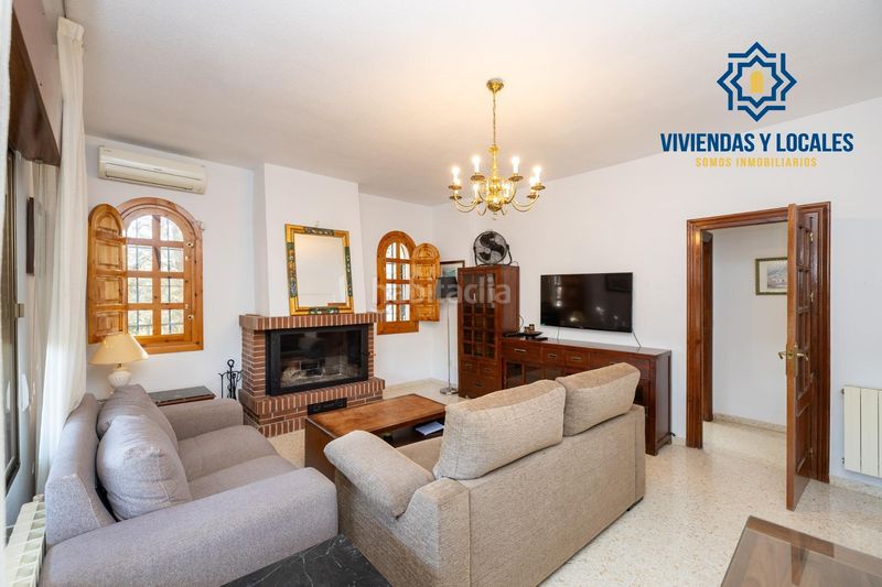 Foto ce87b622-f42b-4dcf-aa11-cadfc40cb88d. Chalet estupendo chalet en urbanización los alixares de otura en Villa de Otura