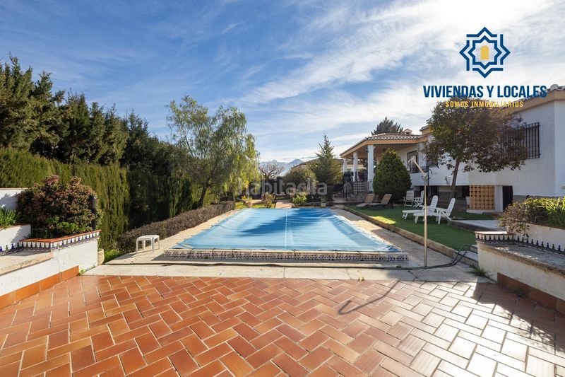 Foto d7f7fe34-0e43-474d-abf7-36b01e415e16. Chalet estupendo chalet en urbanización los alixares de otura en Villa de Otura