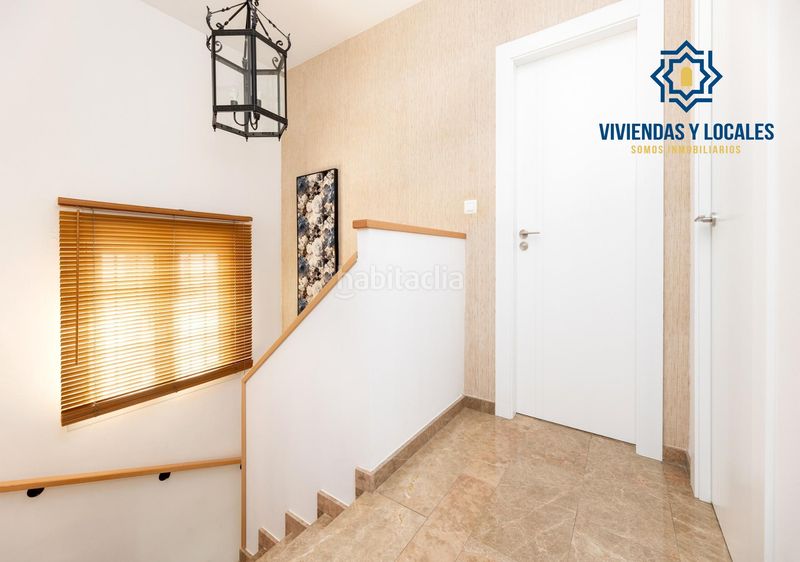 Foto a3ec51ab-e753-4af1-ac1e-f55571dd65f2. Casa aparellada amb aparcament a Jun