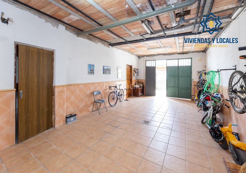 Foto d2628125-c2e7-40a3-90fb-18e35f7d7b52. Xalet amb calefacció aparcament piscina a Alfacar