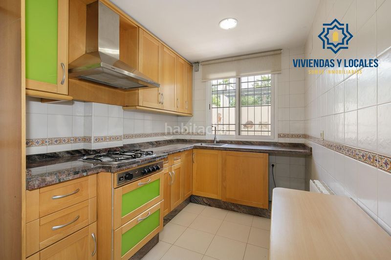 Foto b9ef1fbd-8d06-4c4f-a2b5-d0097b609cb6. Casa adossada amb calefacció aparcament a San Miguel Armilla