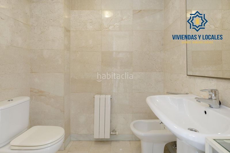 Foto ec8542e0-f0b0-4cd3-857a-e8201b3e9e03. Casa adossada amb calefacció aparcament a San Miguel Armilla