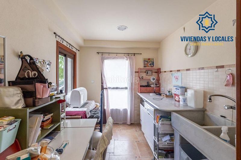 Foto b05af90c-c3a2-41c5-85fd-1821f078ff74. Chalet  a la entrada de huetor vega en Huétor Vega