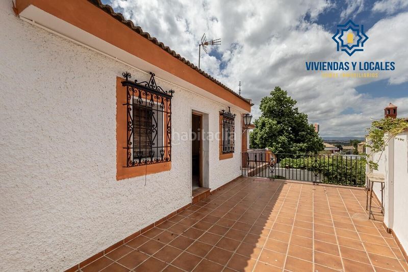 Foto f0ca98e5-40f0-45c2-a87c-5593f1eabb1d. Chalet  a la entrada de huetor vega en Huétor Vega