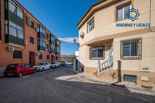Casa  Calle portones los (ch) 1. Amplia casa en gabia chica