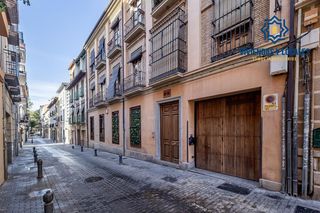 Aparcament cotxe  Calle ancha de la virgen. Garaje y trastero en el corazón de granada