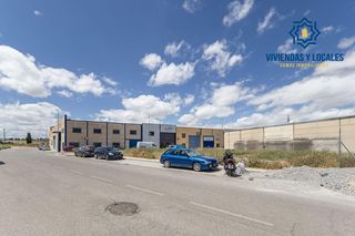Solar industrial  Paseo paseo andás 9. Gran parcela en esquina con 965 m2 y 70 metros de facahada, en l
