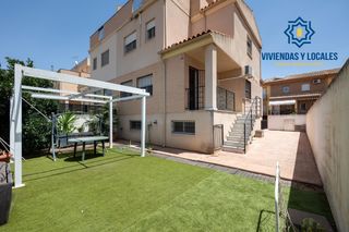 Casa aparellada a Belicena