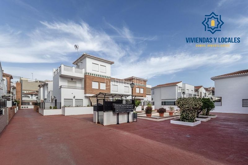 Foto 41d16815-6d57-4319-adb2-f7d0ef7c320f. Casa adossada amb calefacció aparcament a Gójar