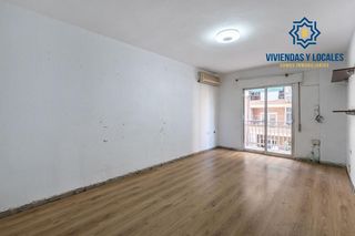 Pis a Barrio de Zaidín. Piso de 3 dormitorios con terraza en plena zona fontiveros