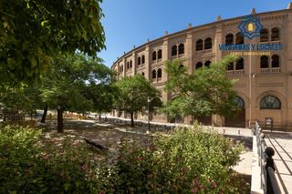 Pis a Plaza de Toros