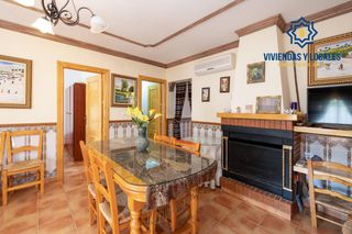 Casa adossada a Cacín. Bonita casa en cacín. 3 dormitorios, en una sola planta para ent