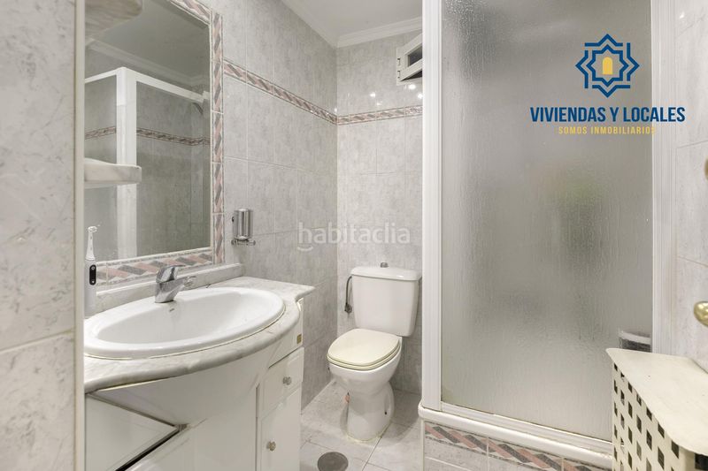 Foto 46f342b8-52f9-4bd4-8184-73249d7b972e. Piso espectacular piso reformado con vistas despejadas al parque garcía lorca zona ronda arabial en Granada