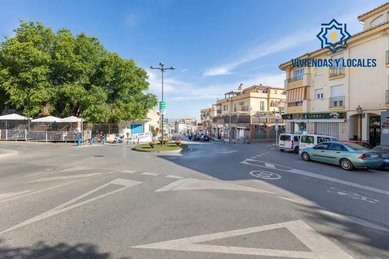 Foto 2e6a17d3-085c-4844-8802-5356abc07654. Local comercial  con 100m2 en la zubia en Zubia (La)