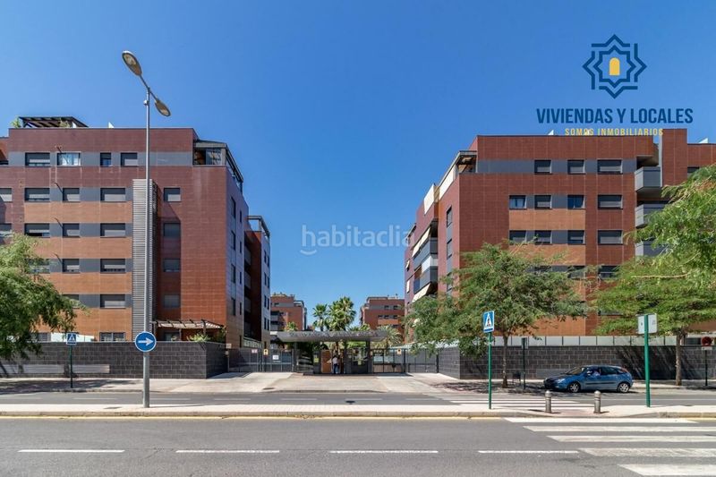 Foto a8a8852a-0393-4aad-8f65-a35d5a0ade95. Pis amb piscina a Parque Lagos Granada
