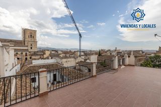 Àtic  Calle horno marina. Oportunidad única en pleno corazón de granada luminosidad, ubica