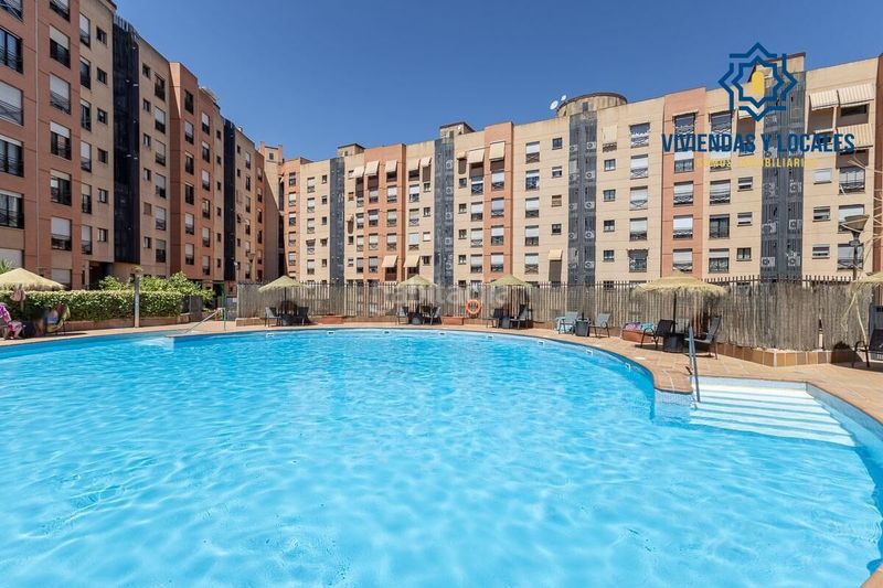 Foto 0a90c593-57dd-4454-aa03-971bd95baf59. Pis amb calefacció aparcament piscina a Cerrillo de Maracena - Periodistas Granada