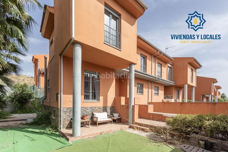 Foto f5acddb7-8754-4581-848d-9783b2d1a564. Casa aparellada amb calefacció aparcament a Jun