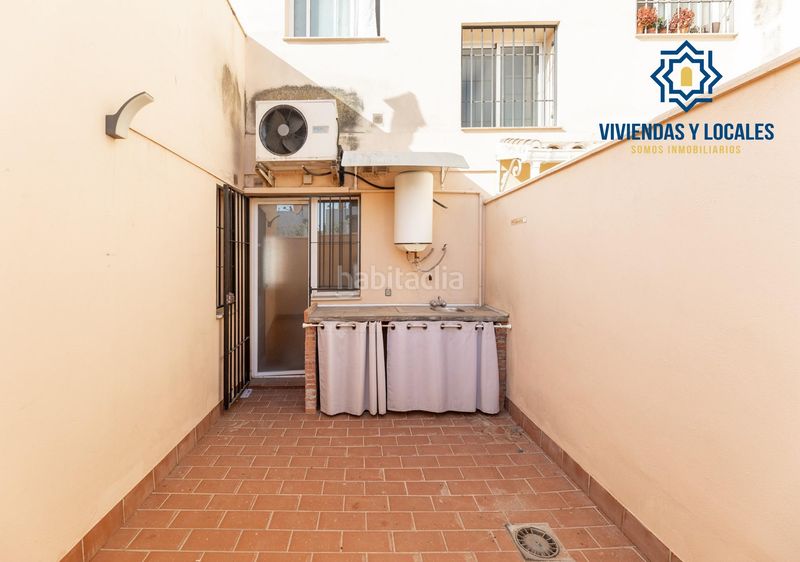 Foto e9c90303-1812-4f1f-84c9-ba5095ec658a. Planta baixa amb aparcament a Poniente Armilla