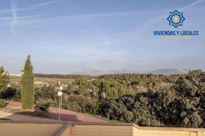 Foto f9af584b-3f4f-4d02-934f-e7a843c03c2b. Xalet amb calefacció aparcament piscina a Atarfe