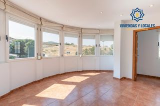 Triplex à Cájar. Fantástico tríplex en cájar una vivienda lleva de amplitud y lum