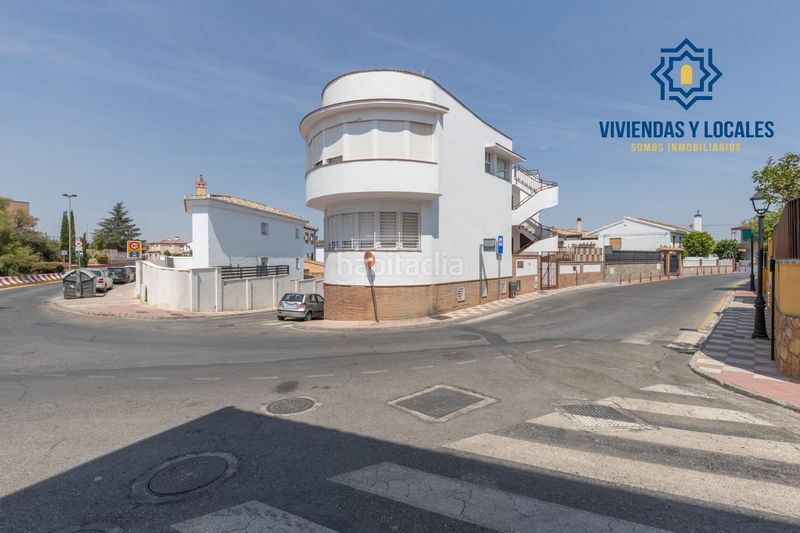 Foto a328bb75-9305-49ad-980a-135e0b8e1278. Tríplex amb aparcament a Cájar