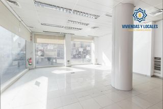 Local Comercial a Avenida de Cádiz 18