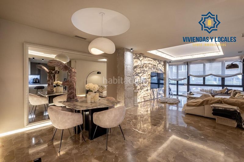 Foto 3e1f5087-4544-4b5f-8904-58f423f9e491. Piso elegante piso en el edificio la pirámide, en pleno corazón en Granada