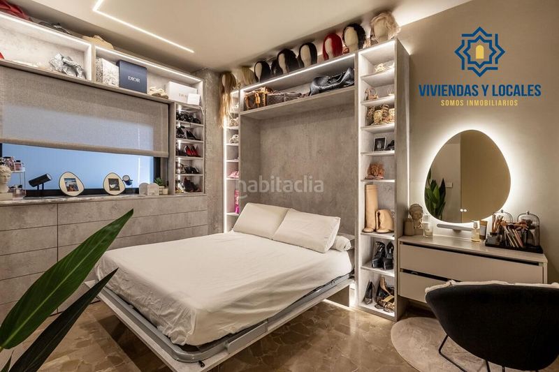 Foto a68f669c-5f08-4b79-aab3-87001073f81a. Piso elegante piso en el edificio la pirámide, en pleno corazón en Granada