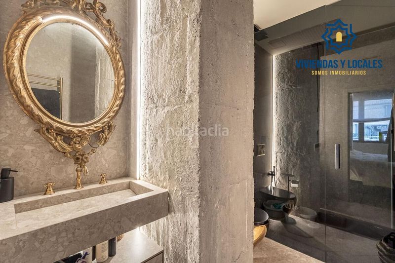 Foto f3413beb-2590-41f7-b22c-a5096605092d. Piso elegante piso en el edificio la pirámide, en pleno corazón en Granada