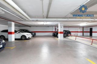 Aparcament cotxe a Camino de ronda 187. Ideal inversores!!! 35 plazas de aparcamiento y 5 trasteros, tod