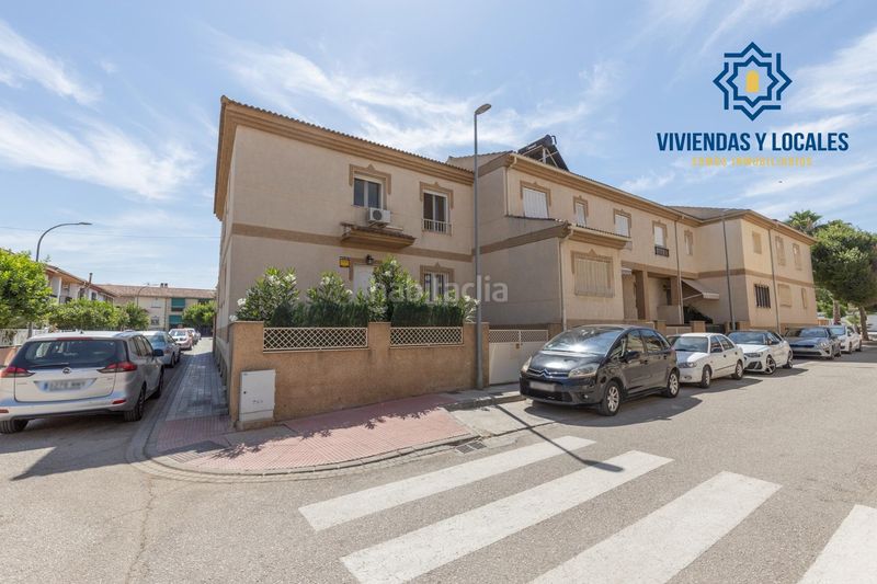 Foto dfb81b57-fae6-46b4-b56b-7c5c07d96d42. Casa adosada la casa que lo tiene todo amplitud, confort y una ubicación privilegiada en Santa Fe