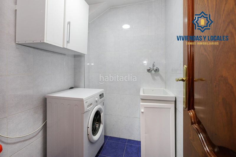 Foto f7f440b6-6ed1-4a7f-9f6a-2de73be4d0b8. Casa aparellada amb aparcament piscina a Ogíjares