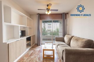 Pis a Carretera de málaga 67. Piso en venta de tres dormitorios dos baños en urbanización las